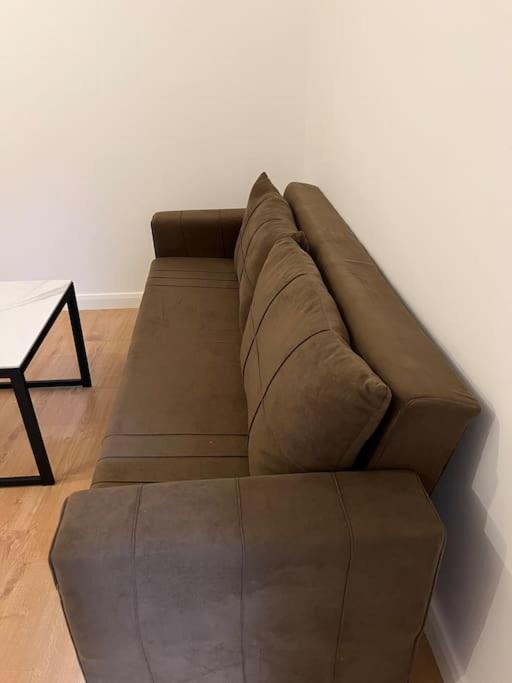 004- Brand New 1 Bedroom Apartment F1 イーリング エクステリア 写真